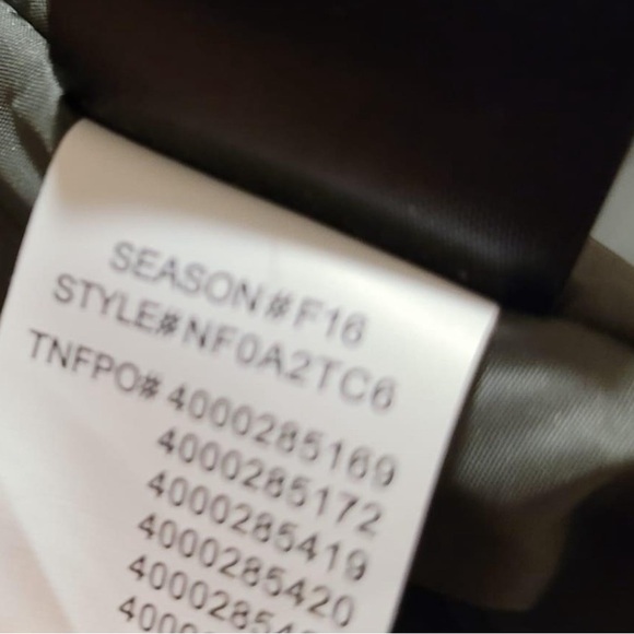 The North Face Waterproof Jacket With Hood - Picture 9 of 13